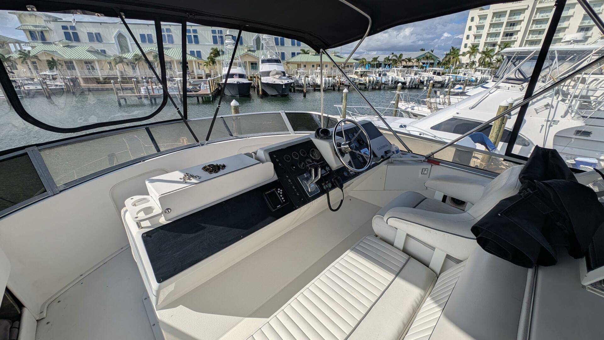 1994 Carver 370 AFT CABIN - Image 10