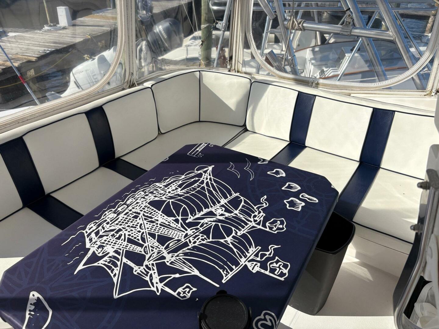 2001 Ocean Yachts 40 Express Bridge - Image 7