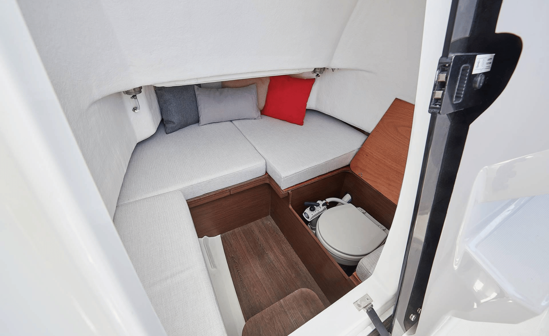 2027 Jeanneau Leader 7.5CC - Image 18