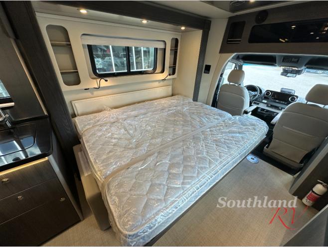 2026 Airstream Atlas Advanced Power Plus - Image 16