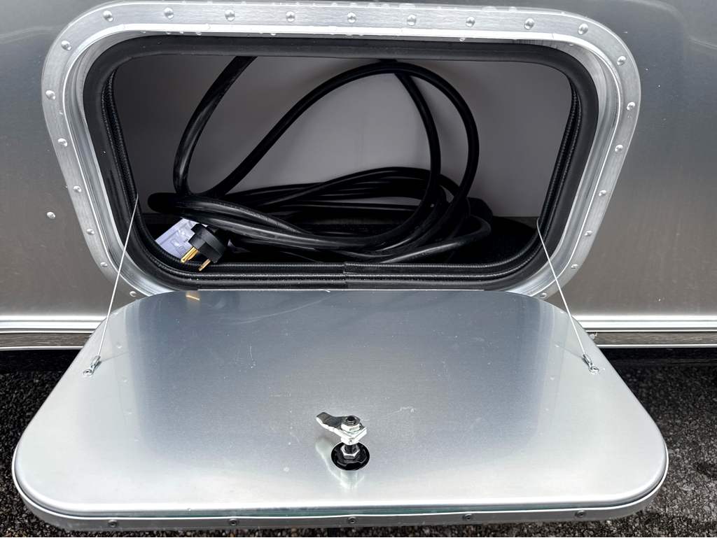 2026 AIRSTREAM FLYING CLOUD 23FBT - Image 6