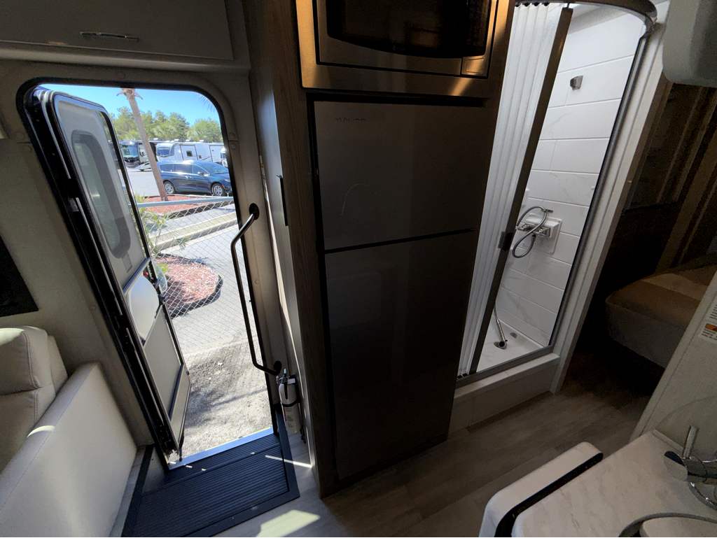2026 THOR MOTOR COACH TIBURON 24RW - Image 23