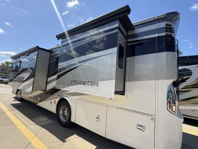2018 TIFFIN PHAETON 36GH - Image 3
