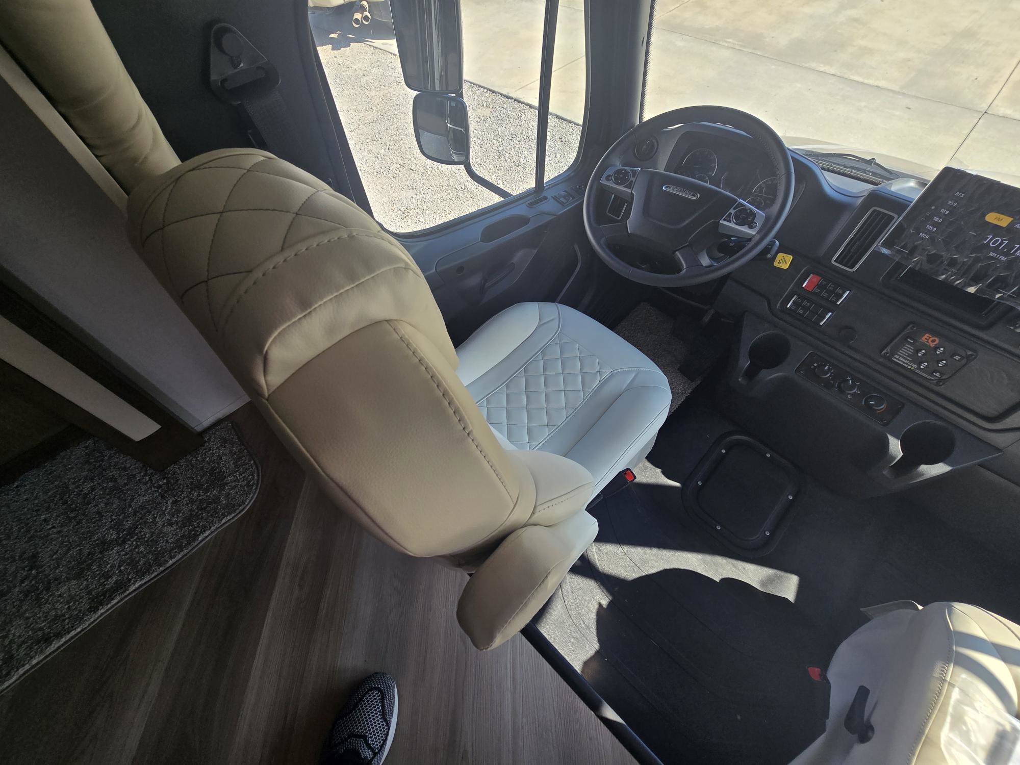 2026 JAYCO SENECA 37K - Image 18