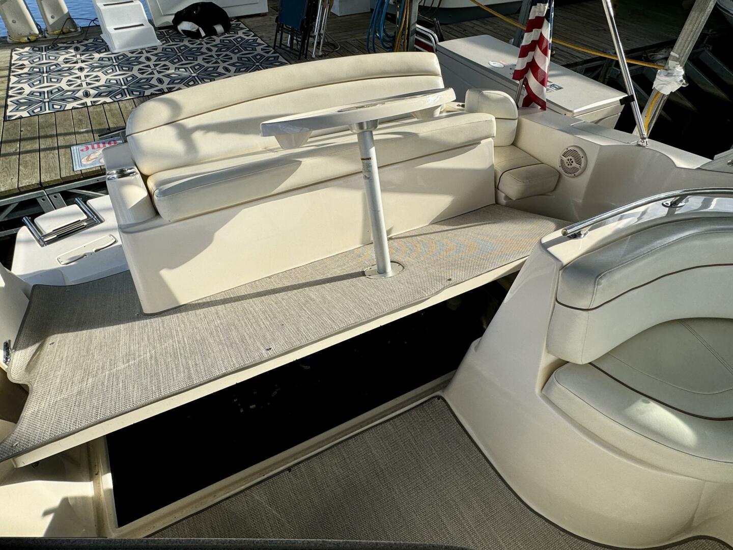2004 Rinker 342 Fiesta Vee - Image 80