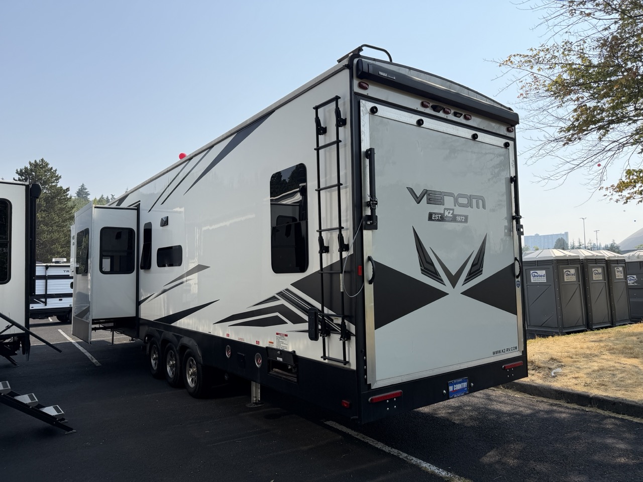 2022 KZ RV Venom V4113TK - Image 2