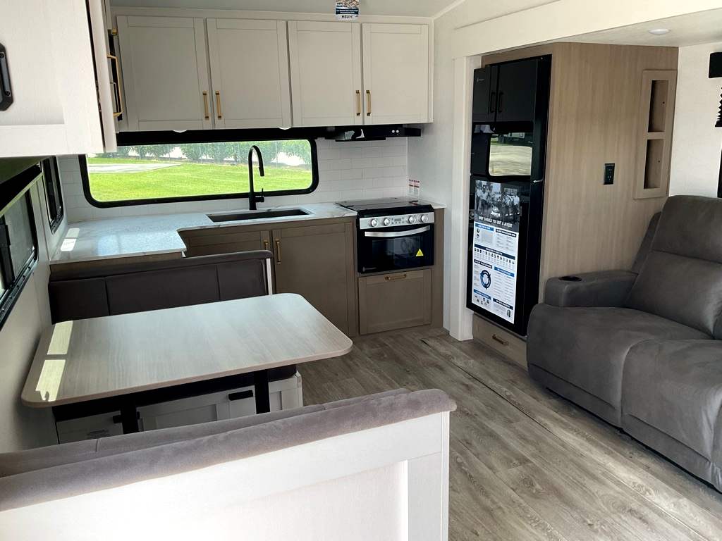 2027 JAYCO Eagle 24 MLE - Image 5