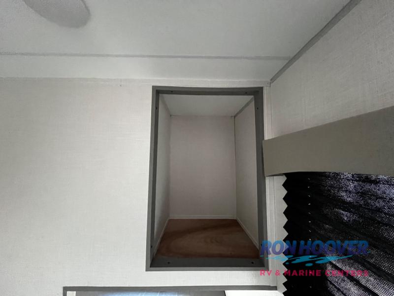 2025 COACHMEN 282DORM - Image 16