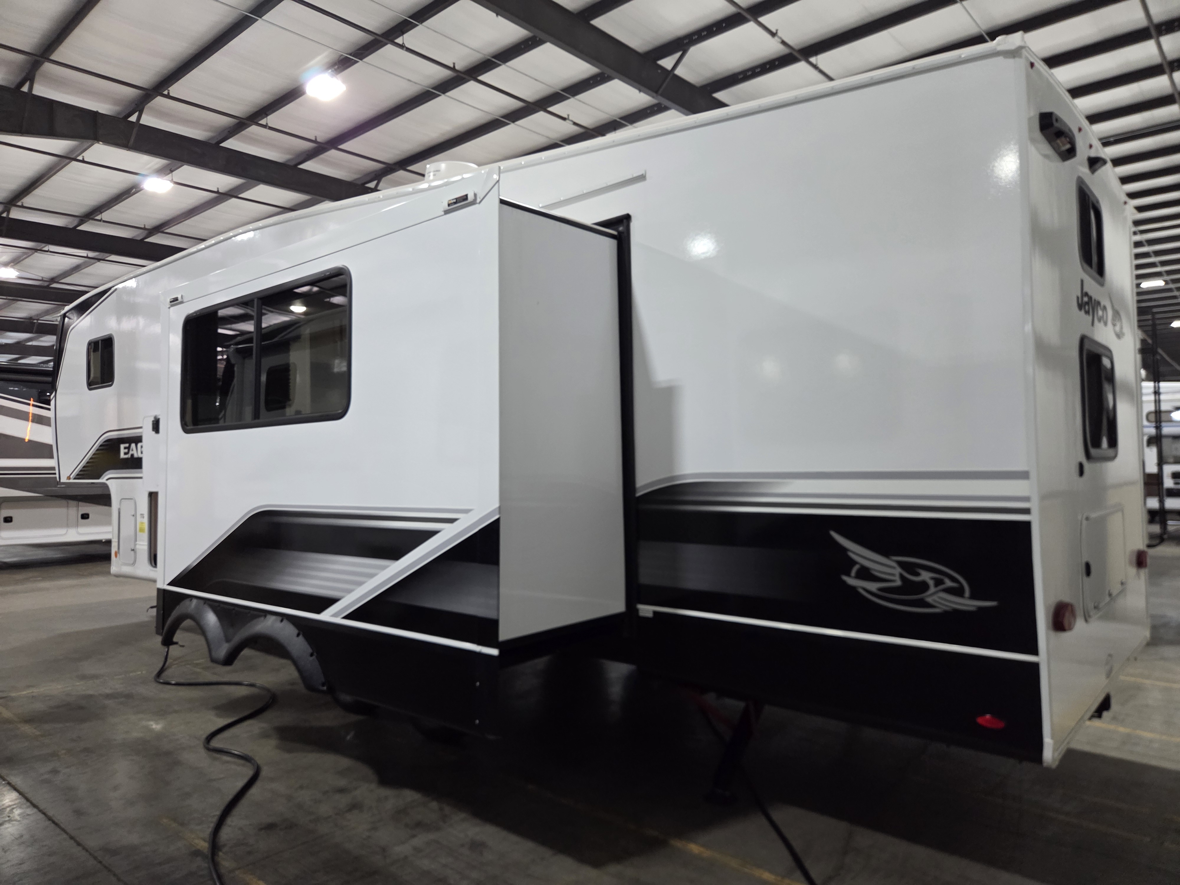 2026 Jayco Eagle SLE 28BHU - Image 4
