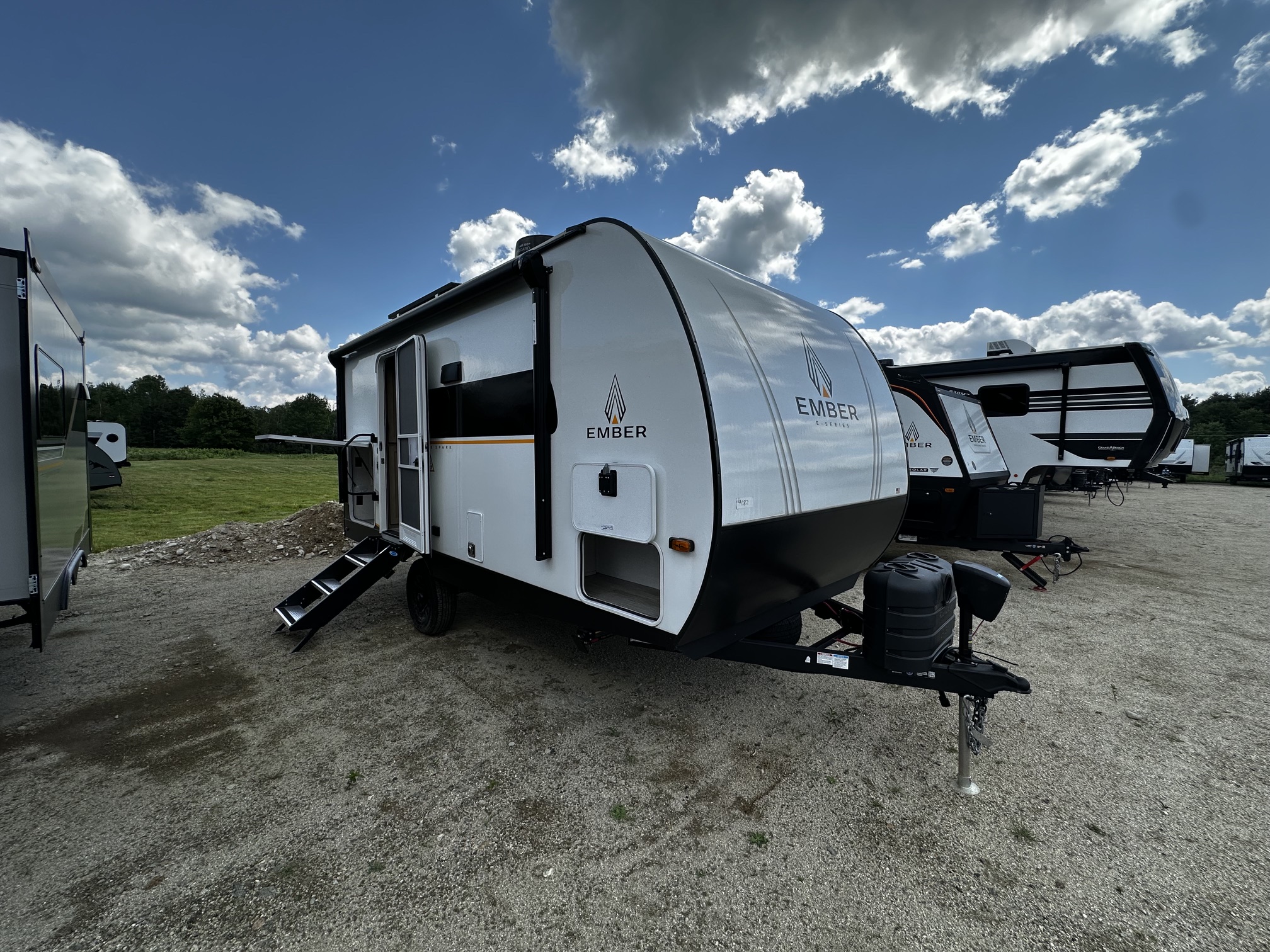 2027 Ember RV E-Series 18RBE - Image 7