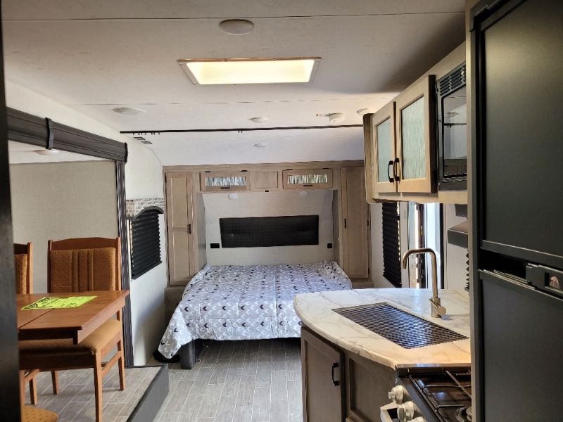 2021 Venture RV Sonic SN220VRB - Image 11