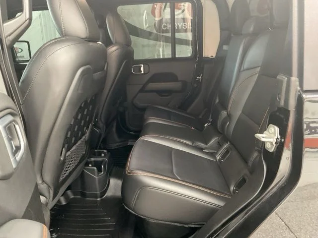 2022 Jeep Gladiator Crew Cab Mojave 4WD - Image 21