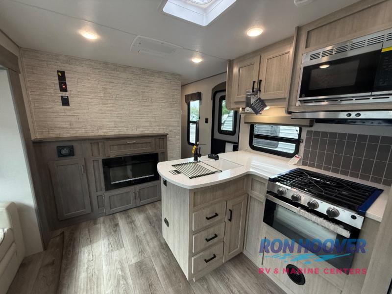 2026 COACHMEN CATALINA 333DBDSCKLE - Image 9