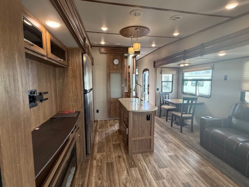 2018 Keystone Laredo 358BP - Image 5