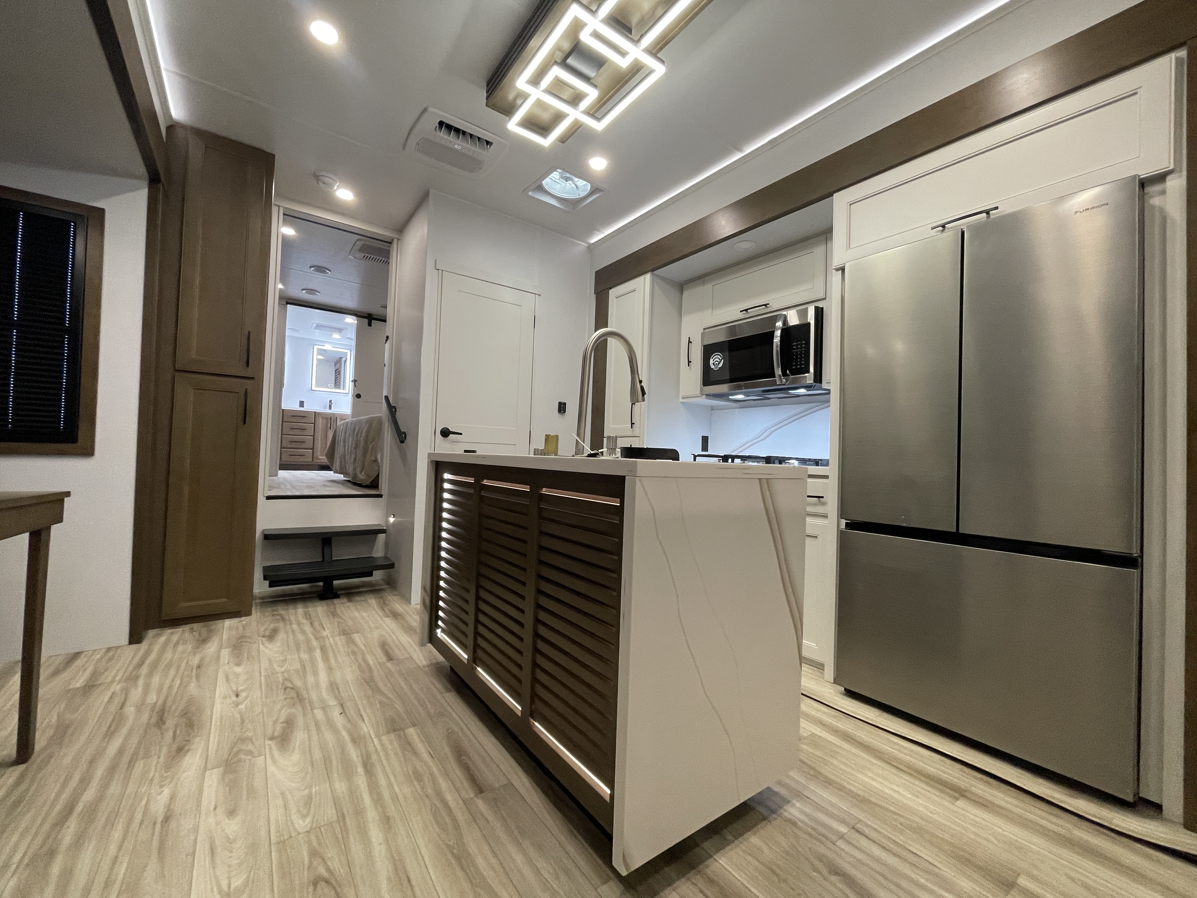 2027 Keystone Montana 3800FL - Image 23