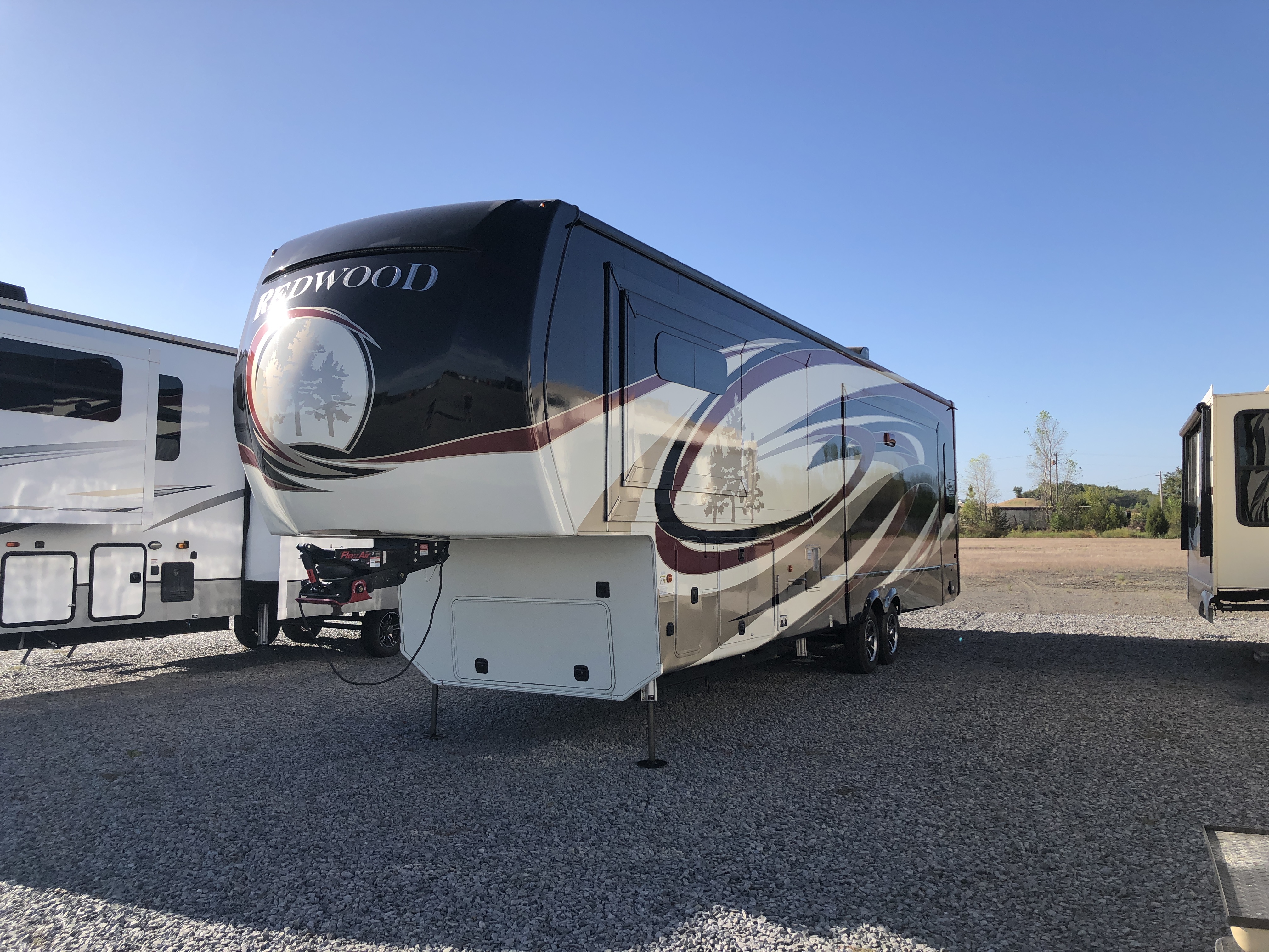 2017 REDWOOD RV 3821RL - Image 3
