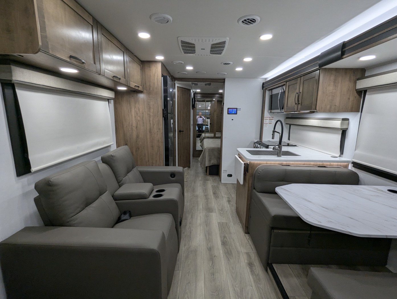 2026 Entegra Coach Esteem XL 32U - Image 17