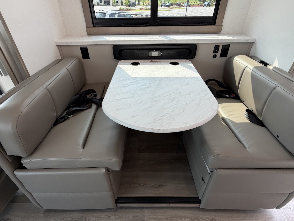 2027 JAYCO PRECEPT 31UL - Image 32