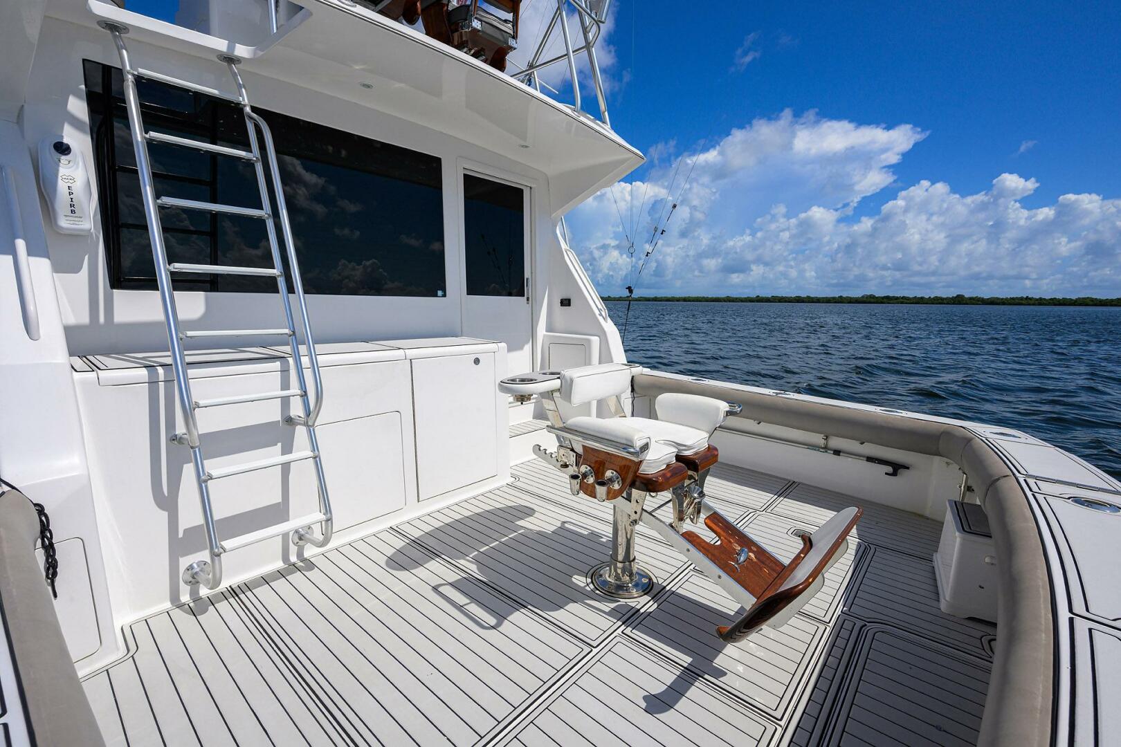 2000 Viking 50 Convertible - Image 48