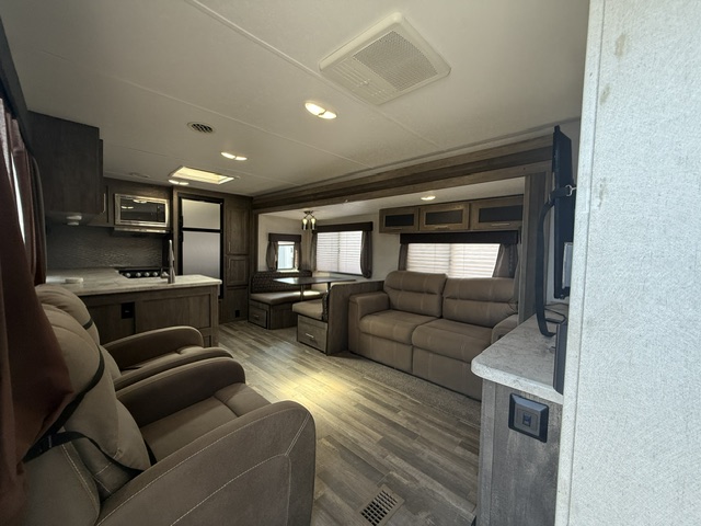 2019 Forest River Vibe 26RK - Image 7