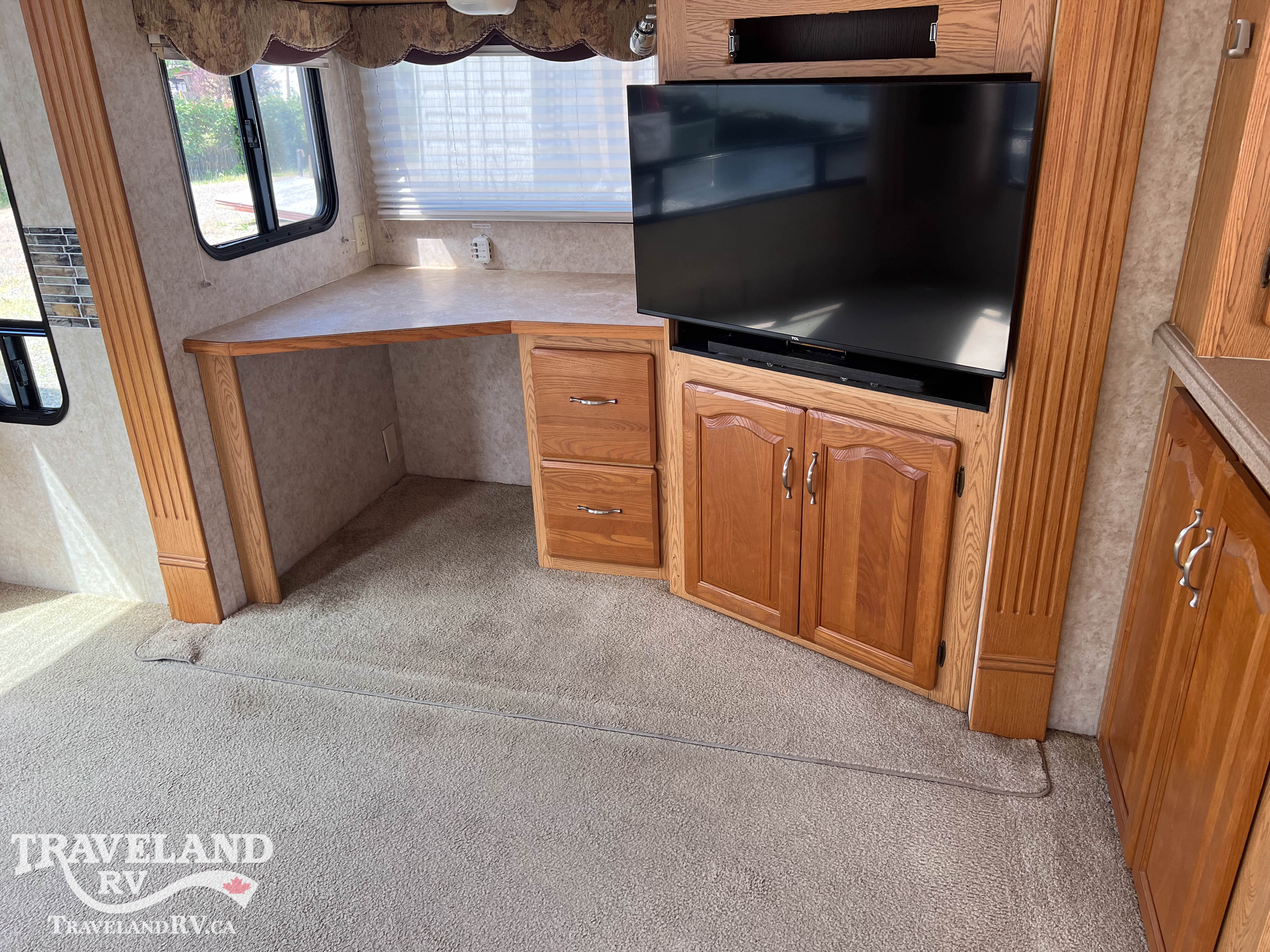 2006 KEYSTONE MONTANA 3400RL - Image 12