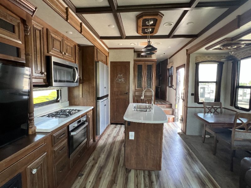 2019 Heartland Bighorn BH 3160 ELITE - Image 10
