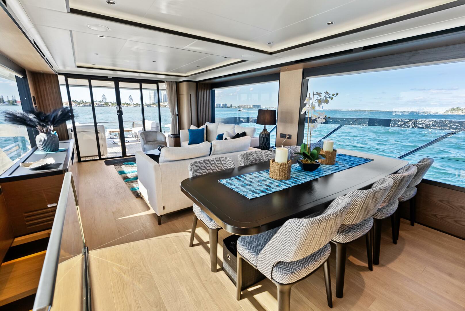 2025 Absolute 75 Navetta - Image 13