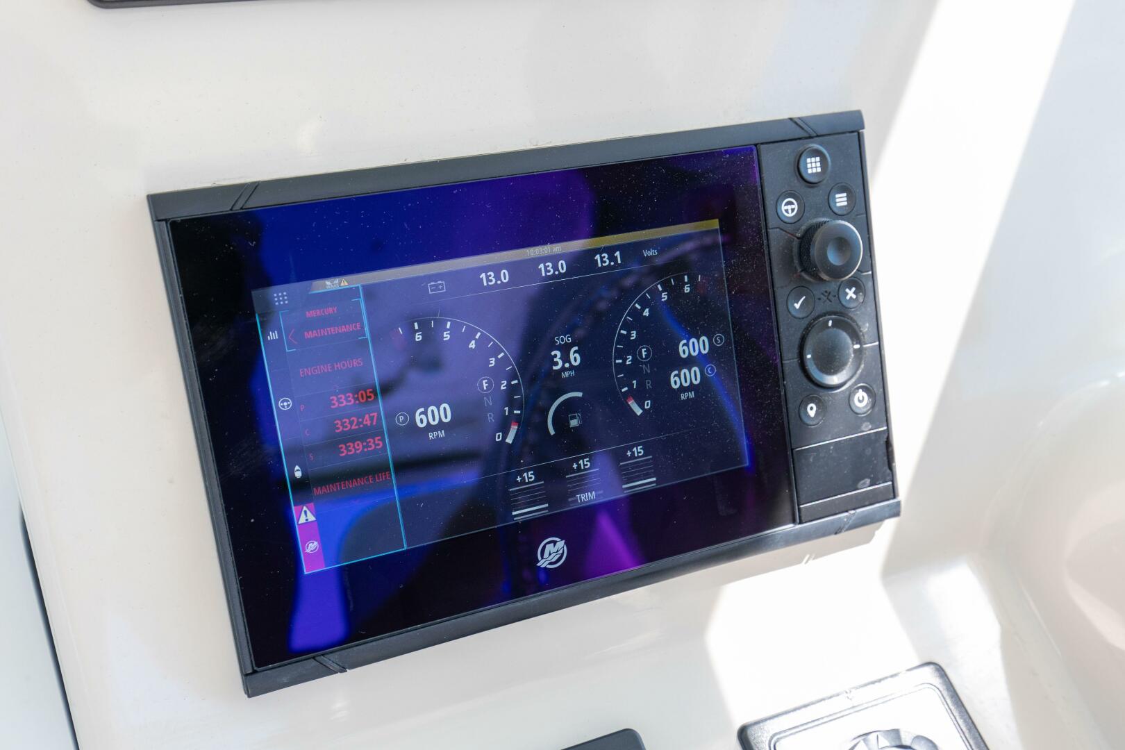 2019 Boston Whaler 345 CONQUEST - Image 23