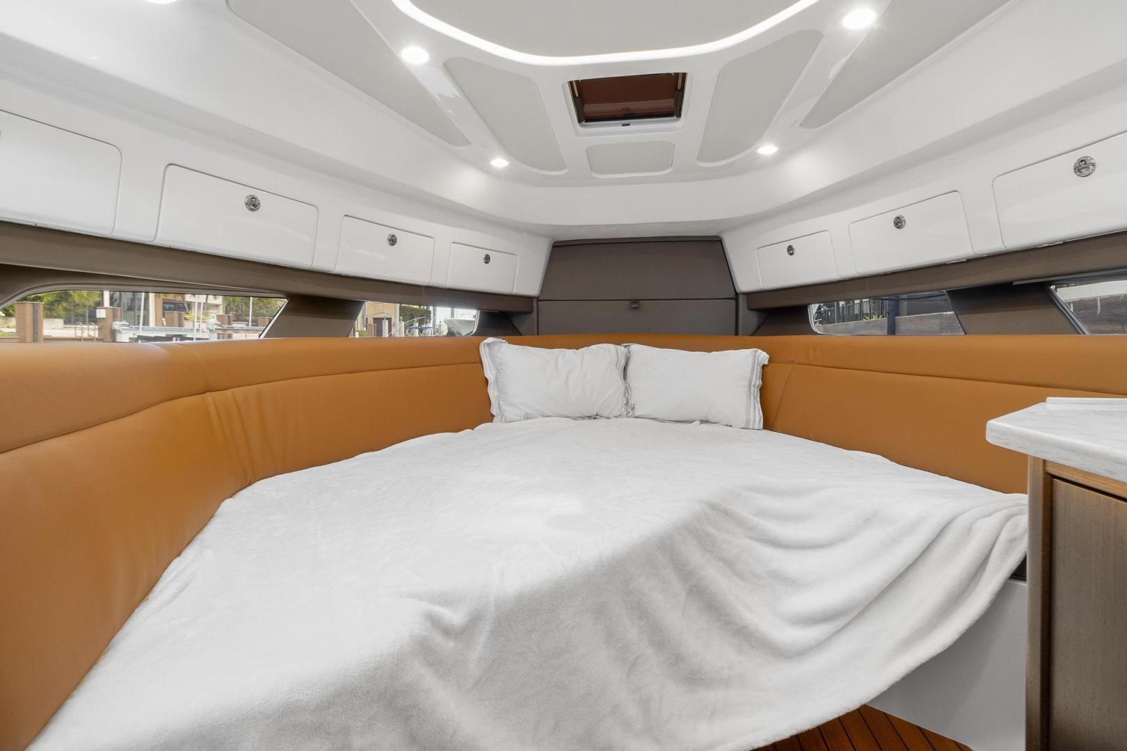 2021 Intrepid 438 Evolution - Image 32