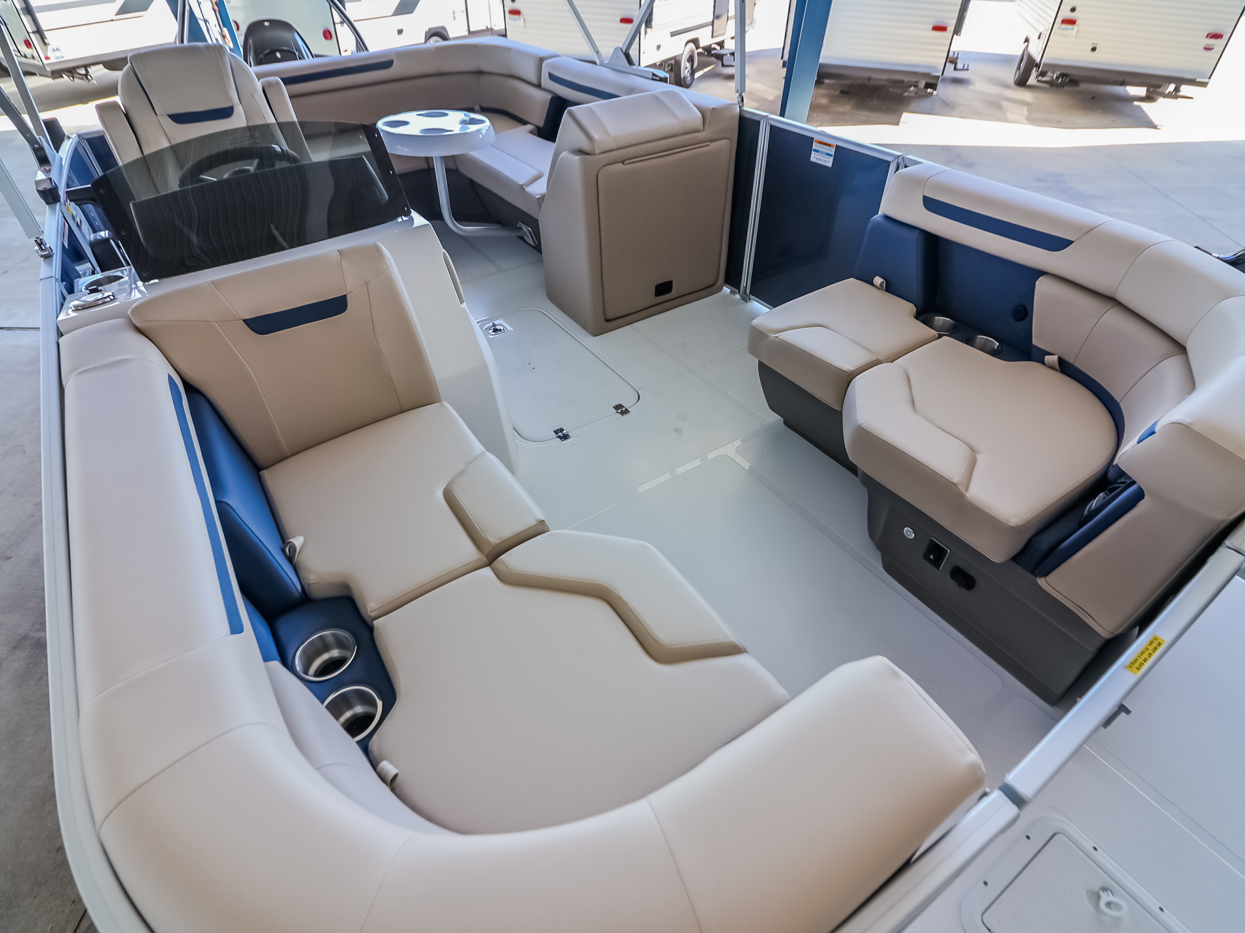 2027 Hurricane FunDeck 2260 REF - Image 13