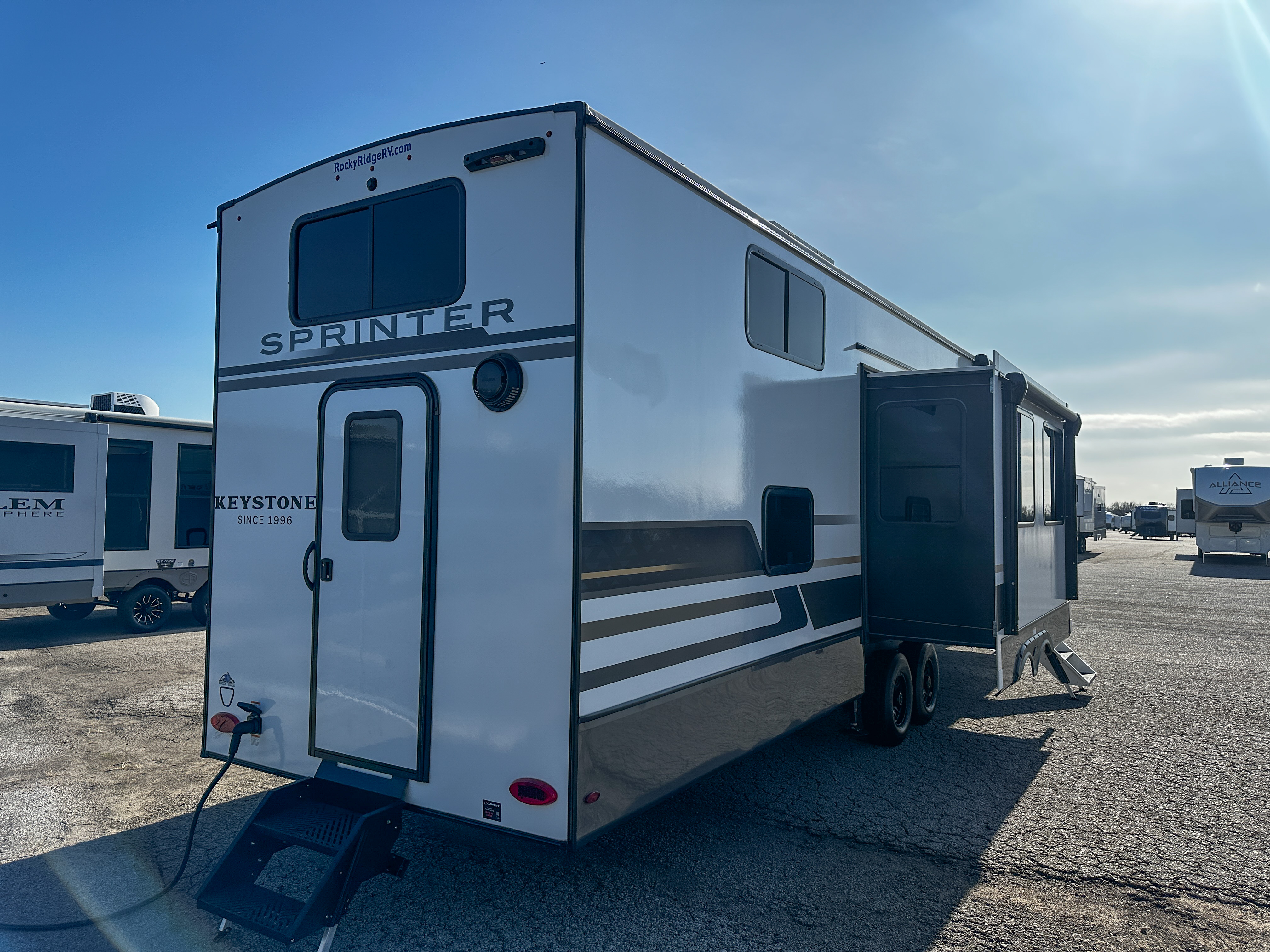 2026 Keystone Sprinter 3920DSL - Image 8