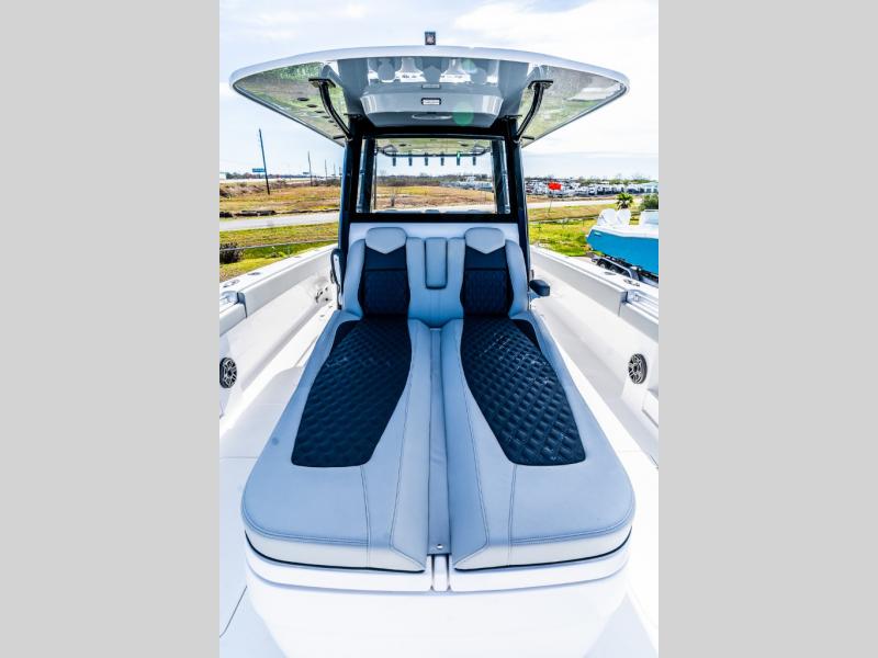2024 Invincible 37 CATAMARAN - Image 11