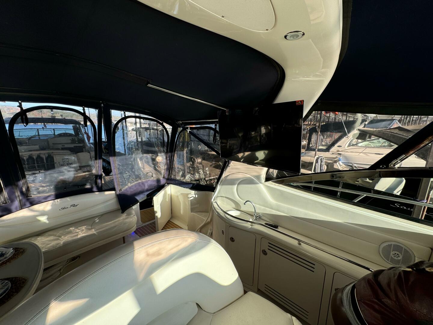 2004 Sea Ray 380 Sundancer - Image 19