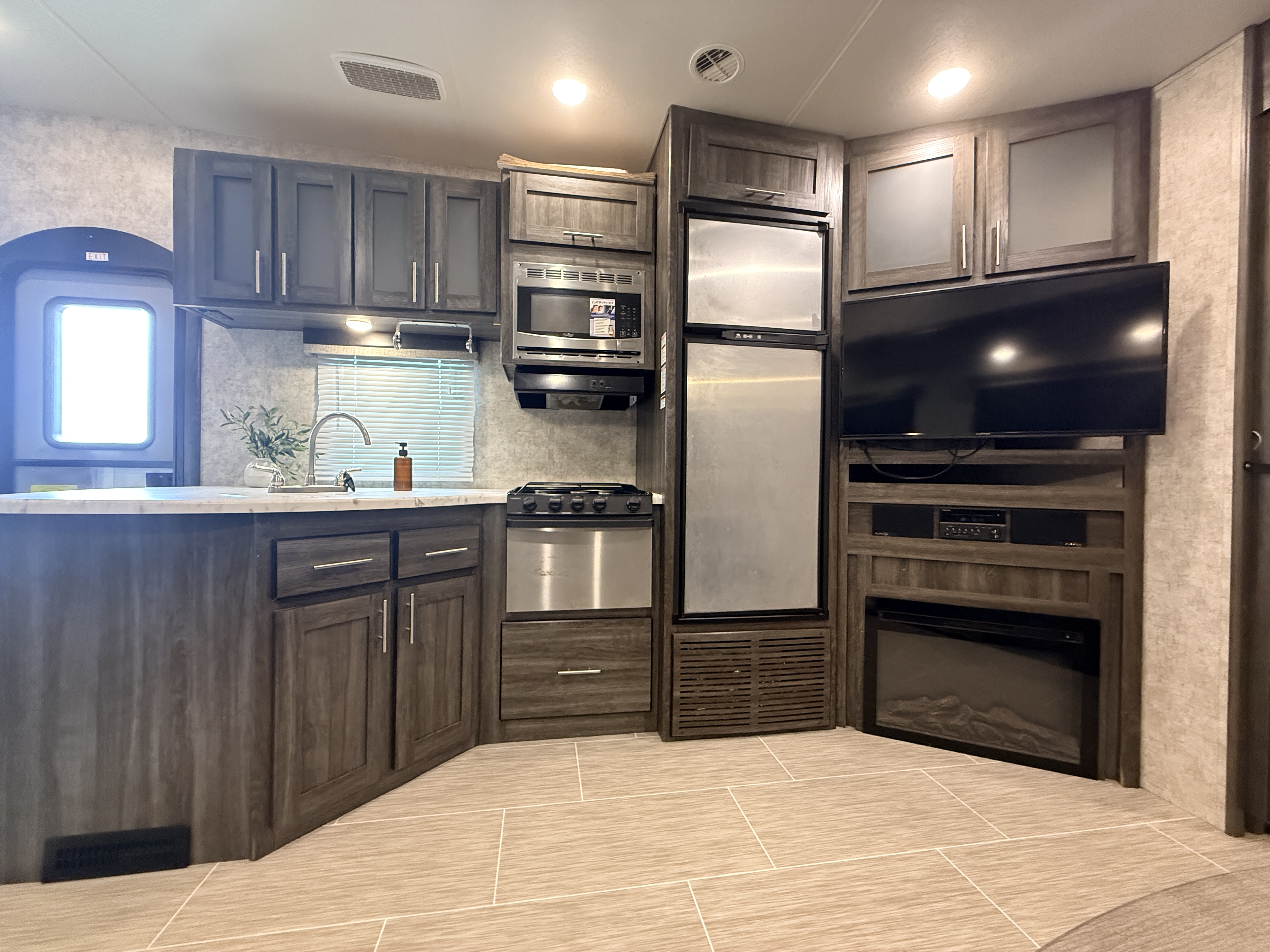 2019 Highland Ridge Mesa Ridge Lite MF2950BH - Image 11
