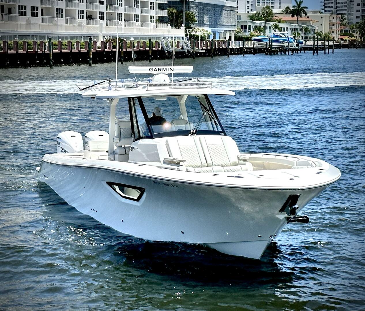 2022 Pursuit 378 - Image 4