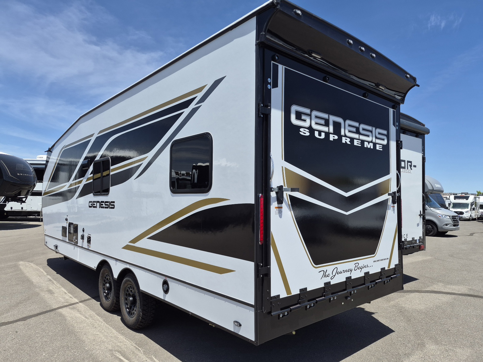 2027 Genesis Genesis Supreme 2215SSXL - Image 2