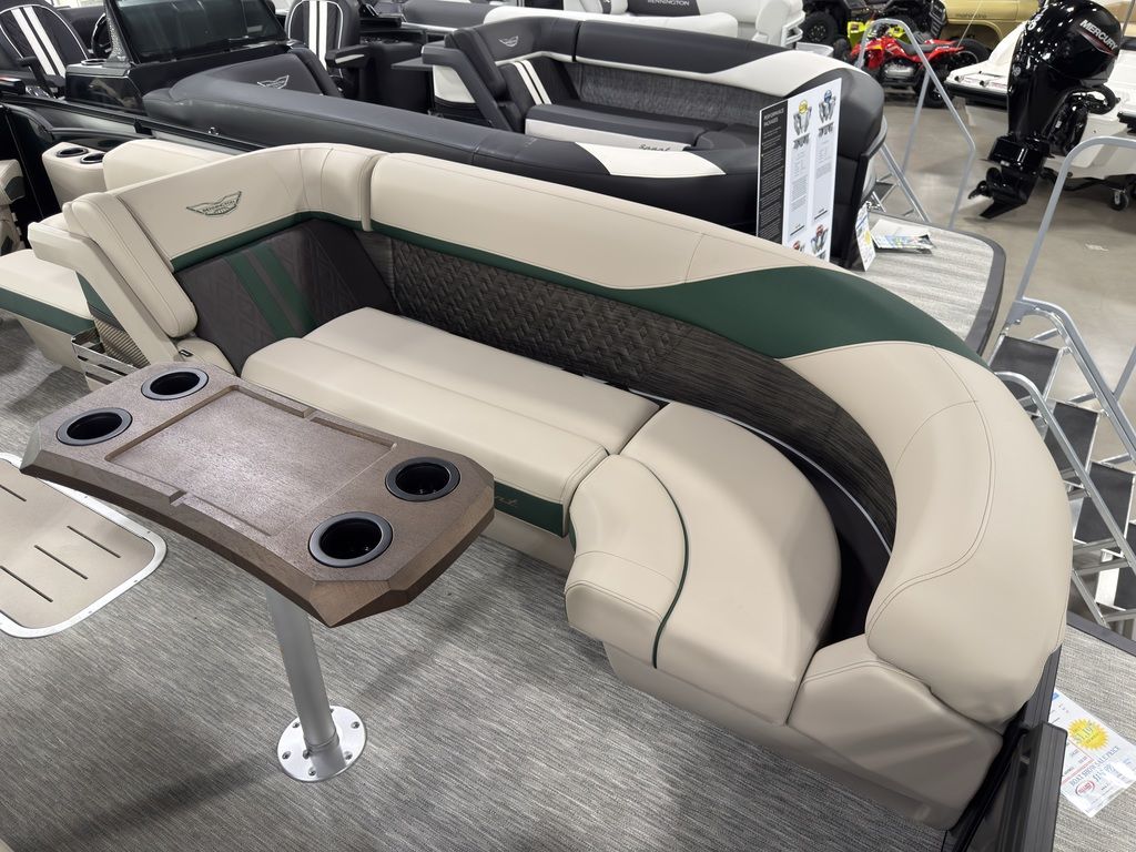 2026 Bennington 24MCSB Carbon Fiber Arch Tritoon Pontoon - Image 47