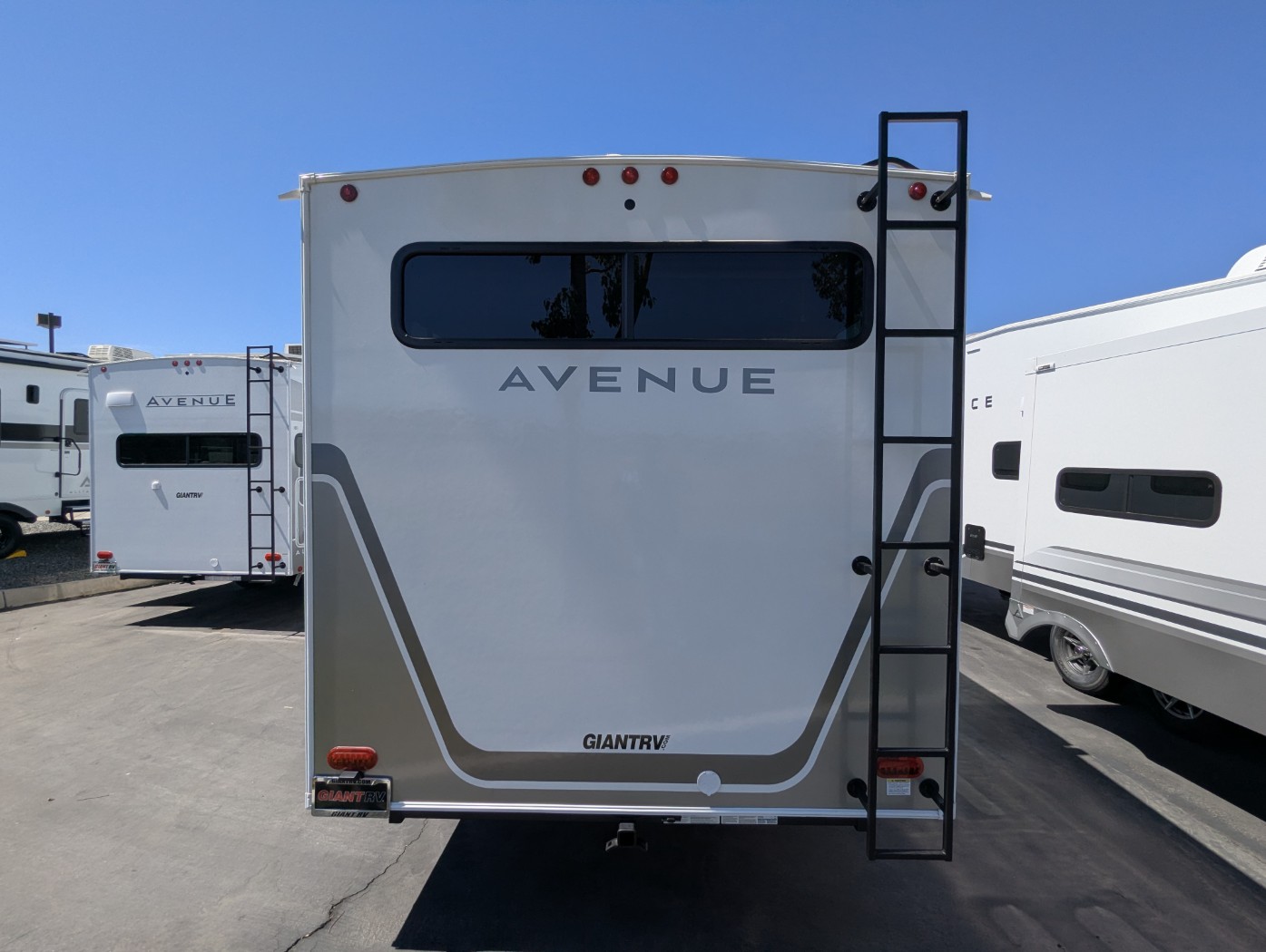 2027 Alliance RV Avenue 29BH - Image 10