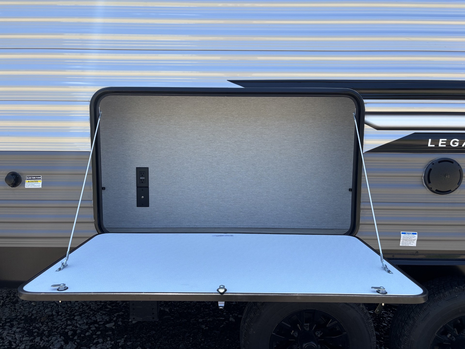2027 Coachmen Catalina Legacy Edition 273DBHCK - Image 10