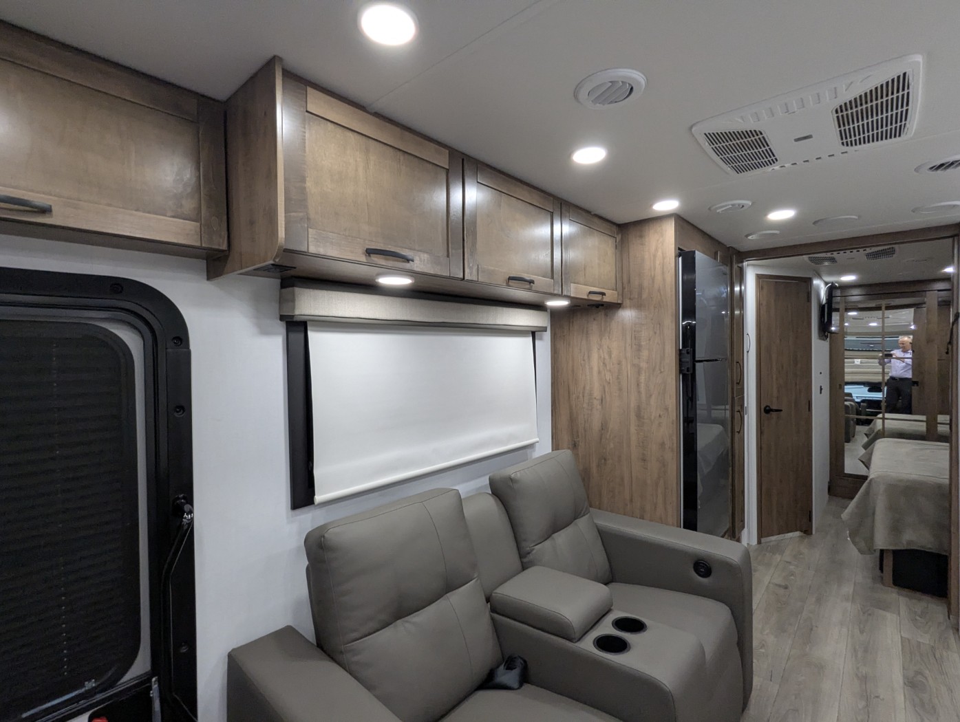 2026 Entegra Coach Esteem XL 32U - Image 20