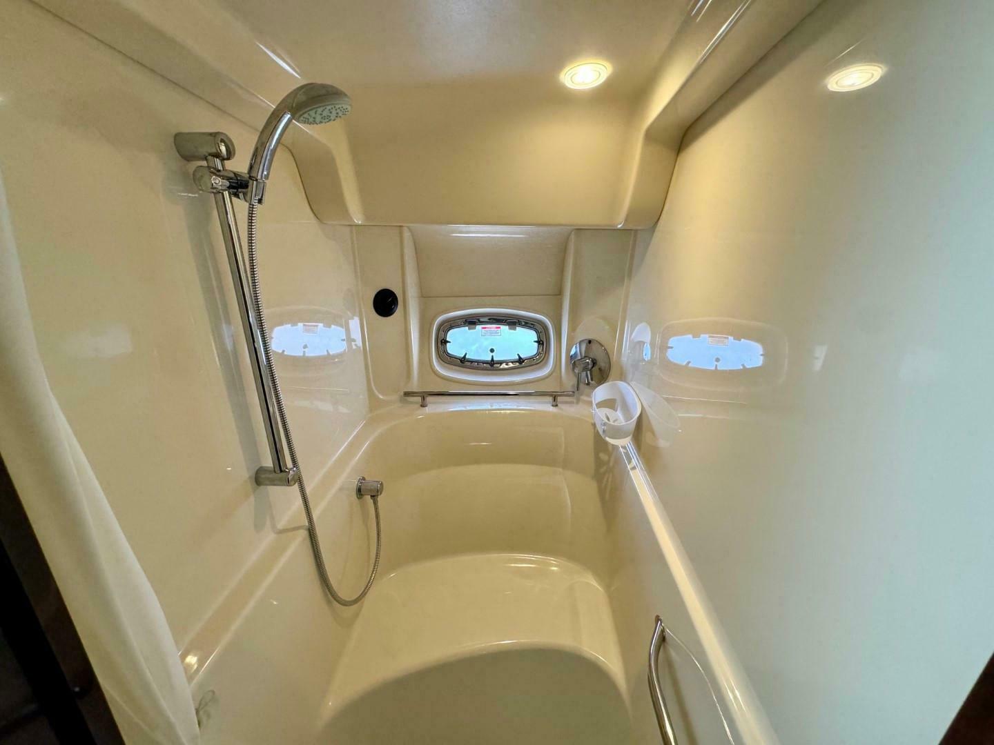 2008 Sea Ray 48 Sundancer - Image 19