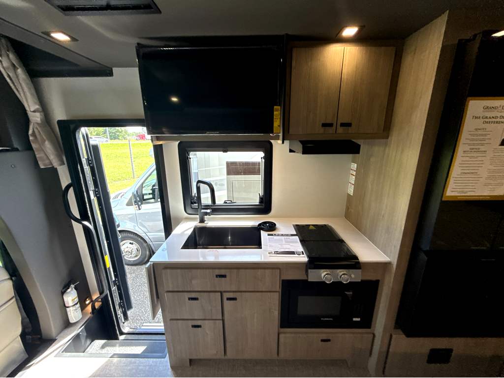 2027 Grand Design Lineage Series M 25FW - Image 19