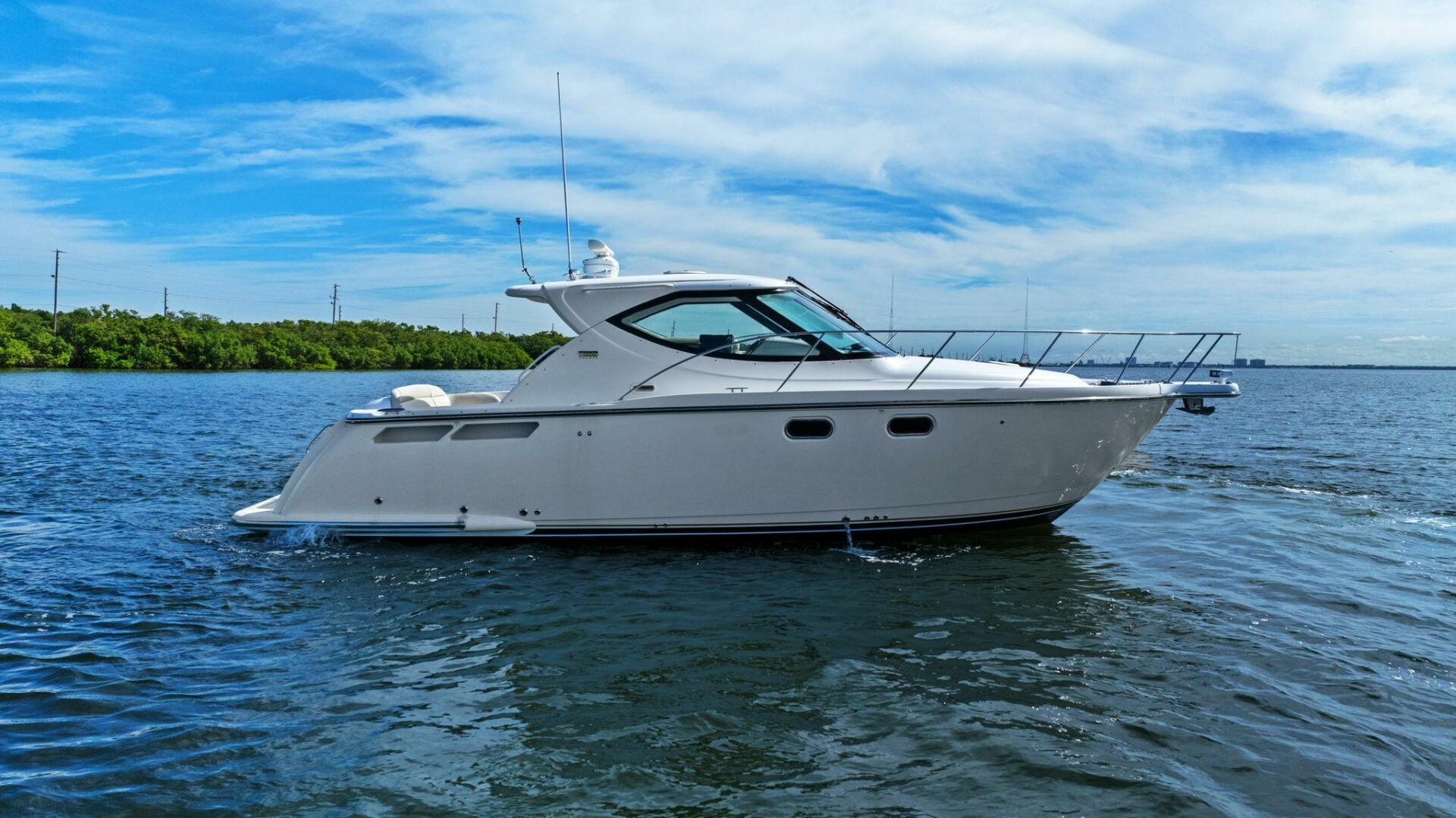2008 Tiara Yachts 3500 Sovran - Image 1