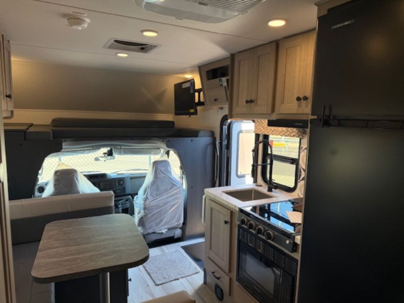 2026 Forest River Sunseeker LE 2350LEF - Image 12