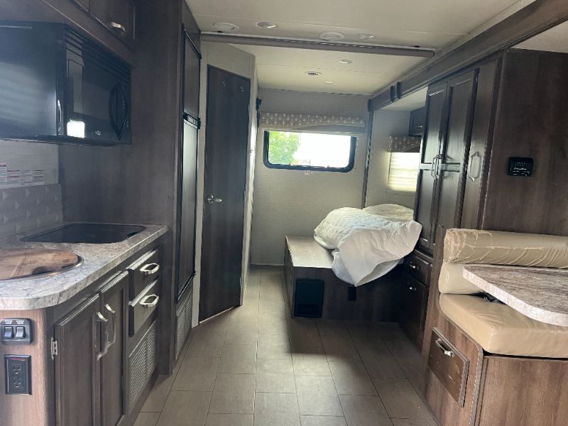 2018 Jayco Melbourne Prestige 24LP - Image 6