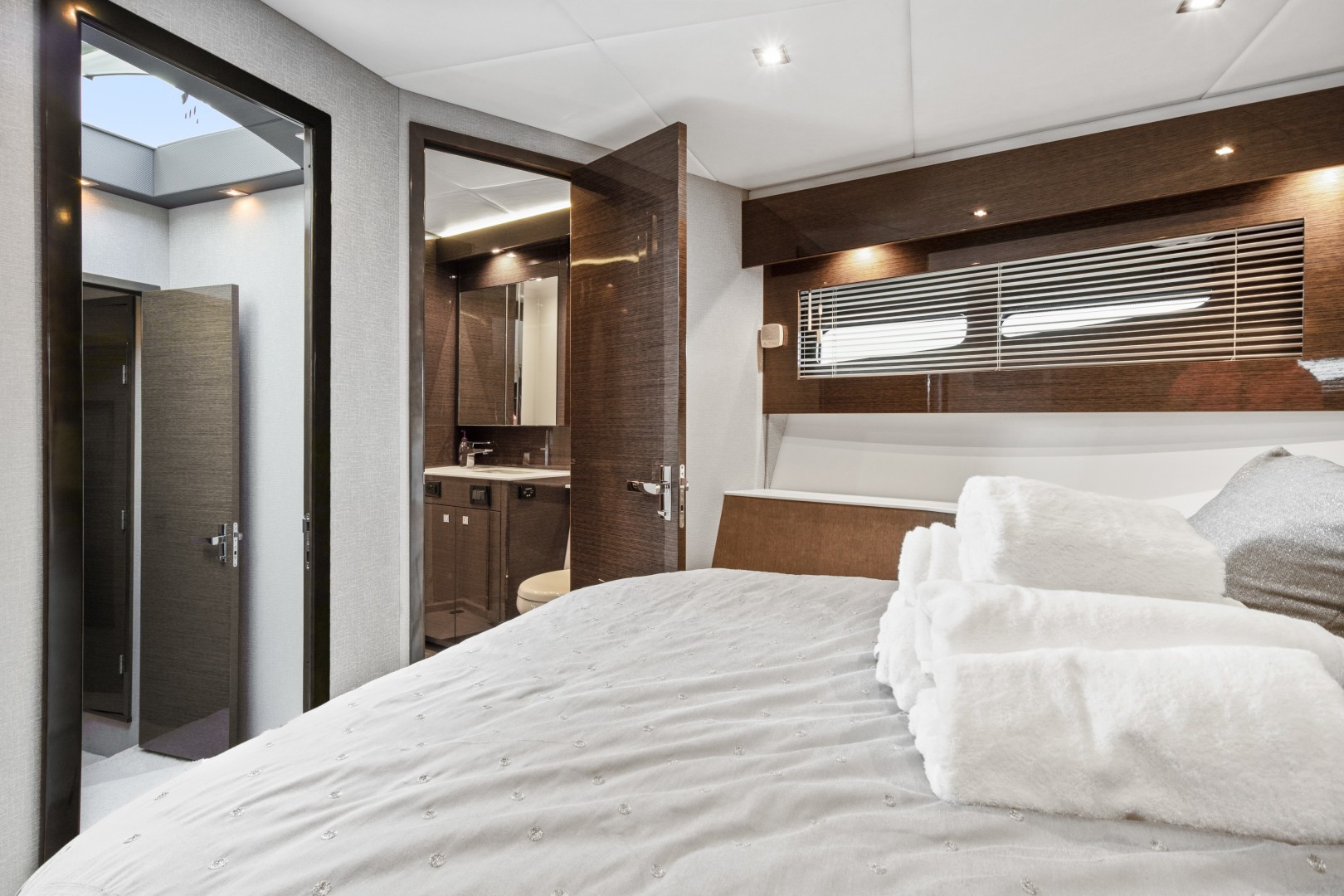 2019 Cruisers 50 Cantius - Image 34