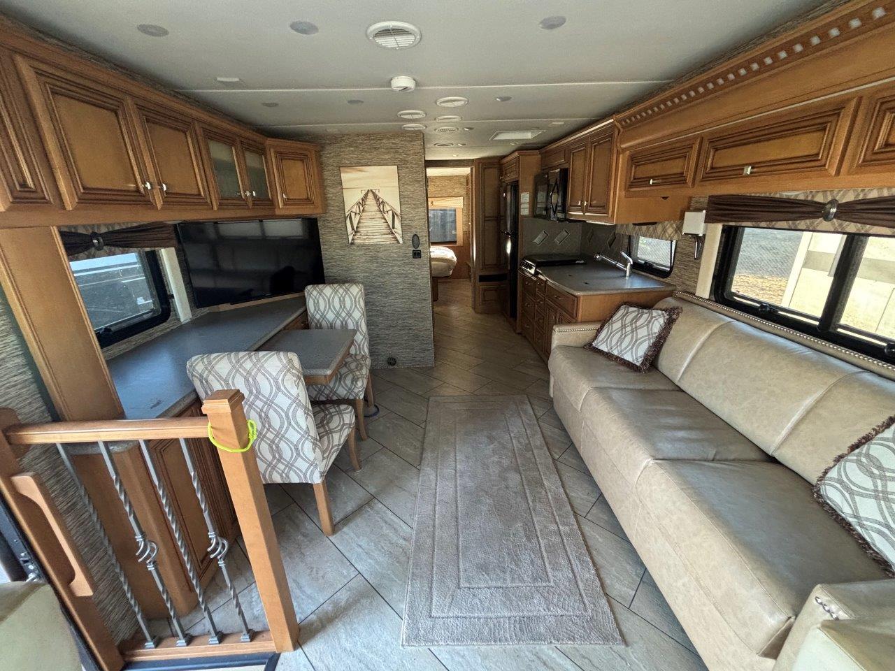 2017 Newmar Bay Star 3113 - Image 5