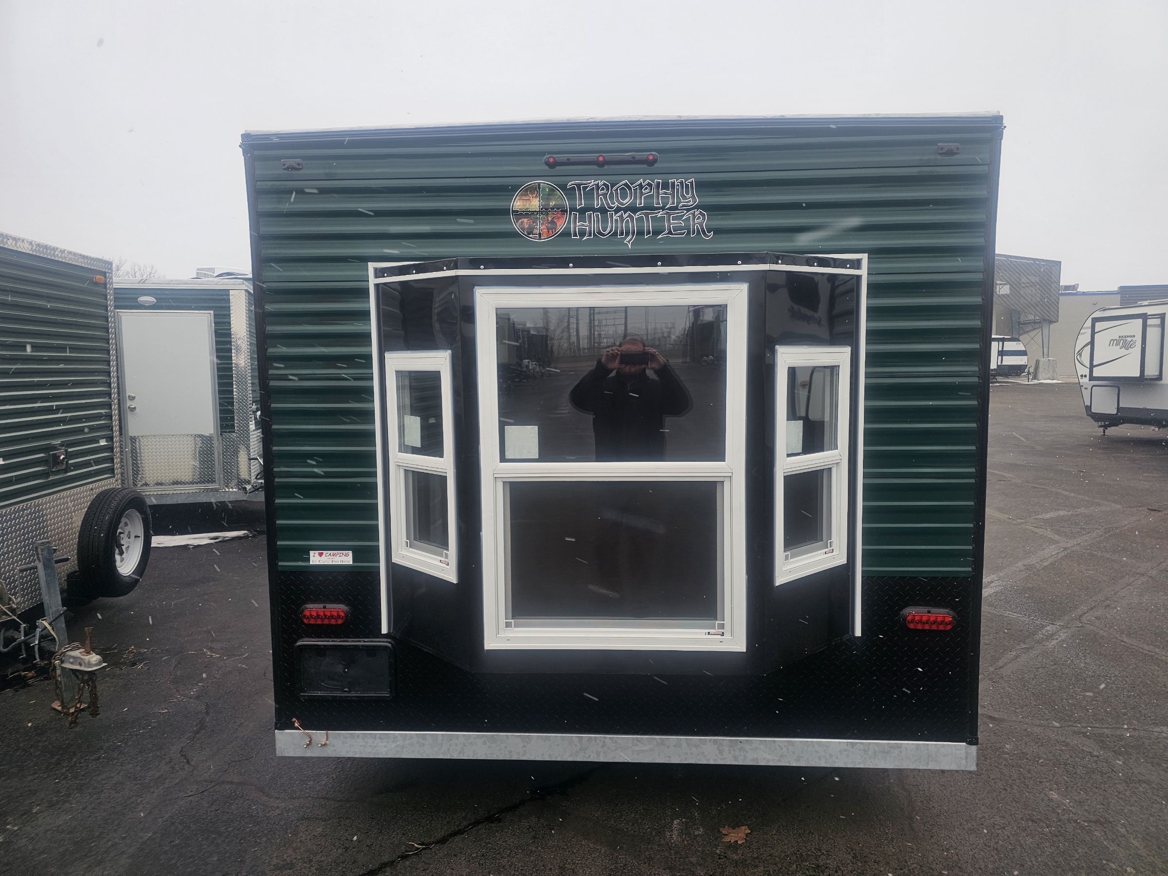 2027 ICE CASTLE TROPHY HUNTER 8X17 - Image 5