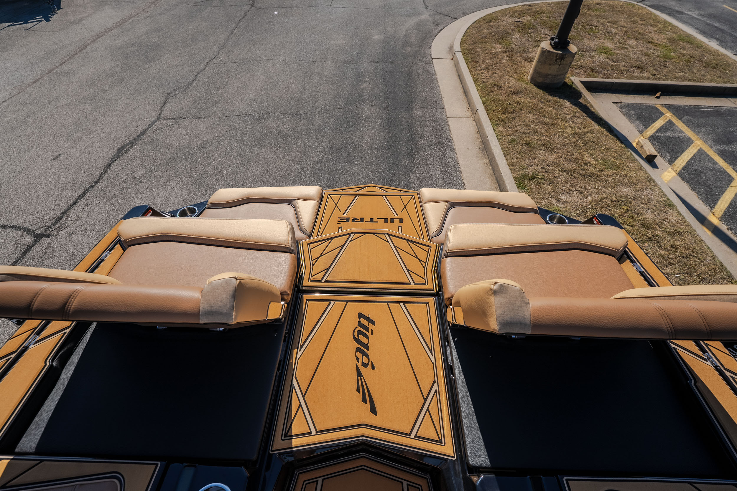 2027 Tigé Ultré 25ZX - Image 21