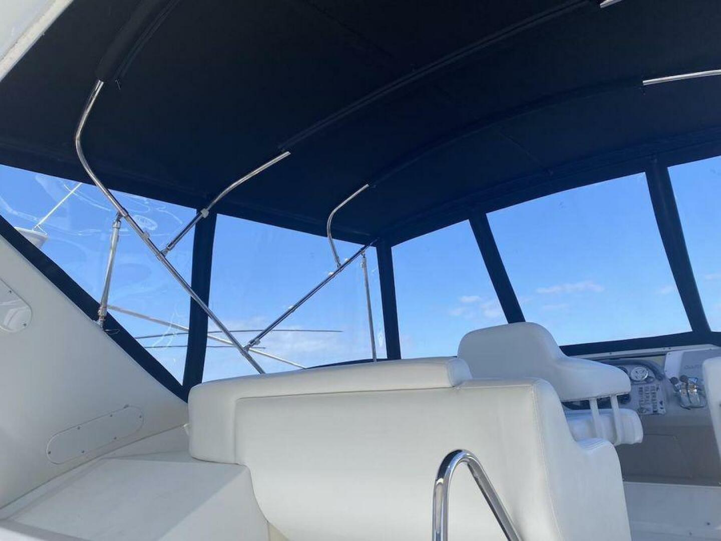 2000 Carver 396 Motor Yacht - Image 13